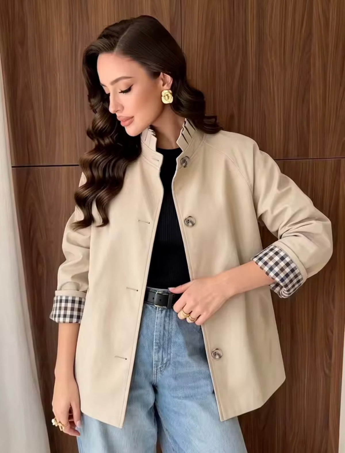 Savoy Beige Elegant Collar Jacket – Waist-Length Style