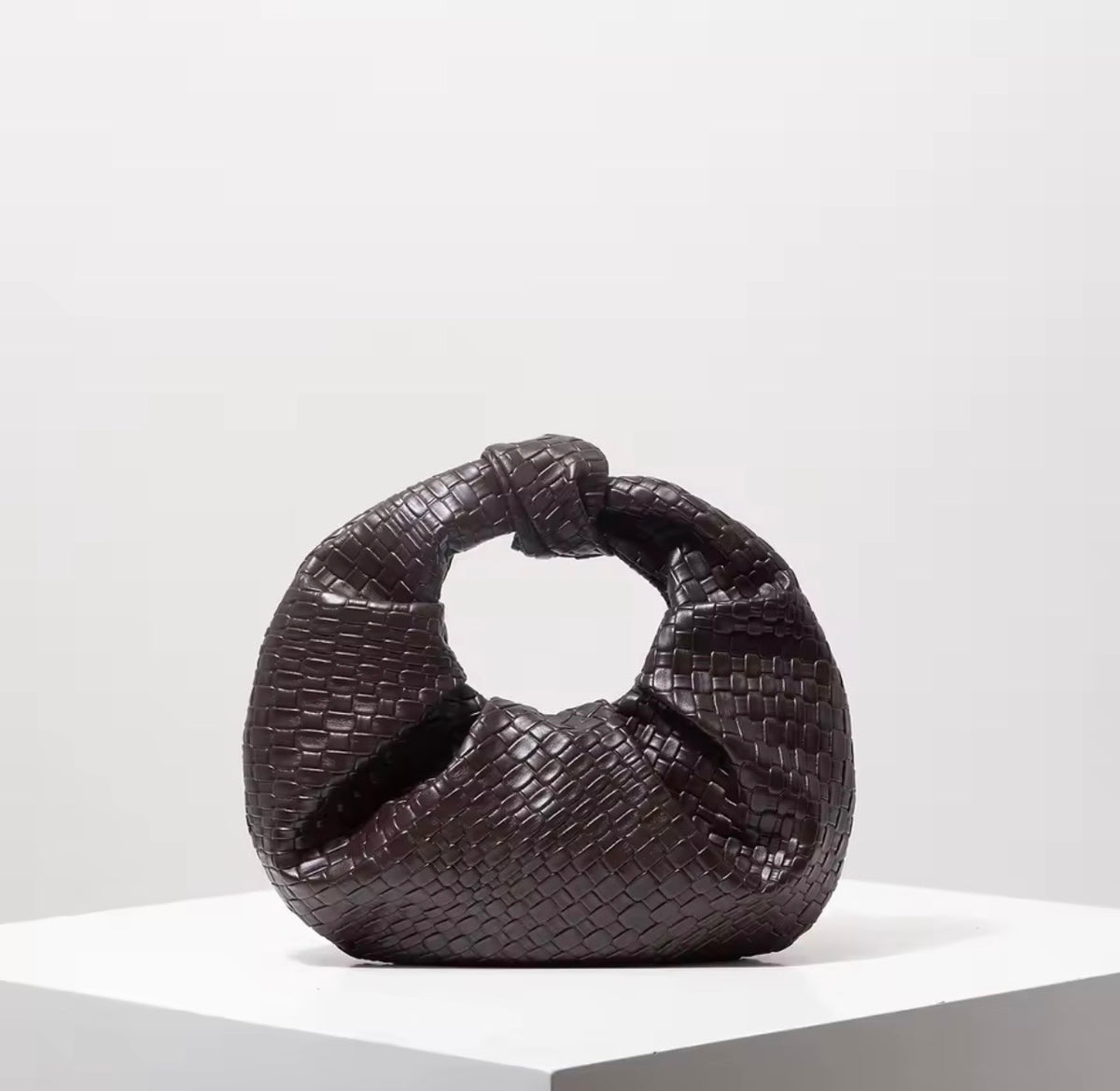 Como Brown Handbag – Elegant Woven Style
