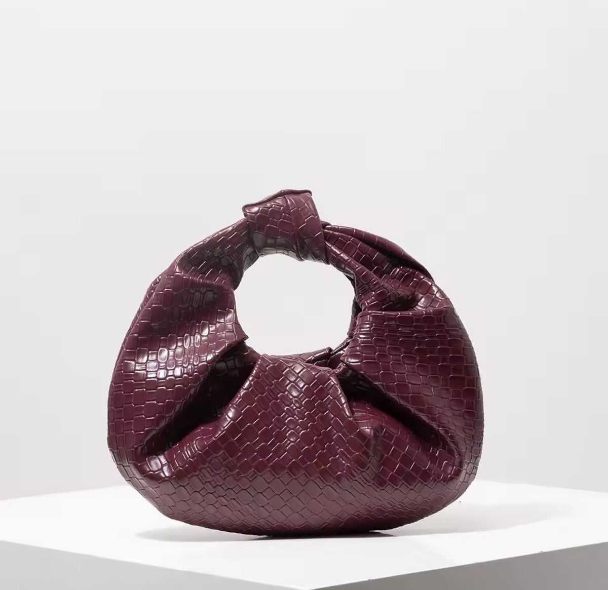 Como Burgundy Handbag – Elegant Woven Style