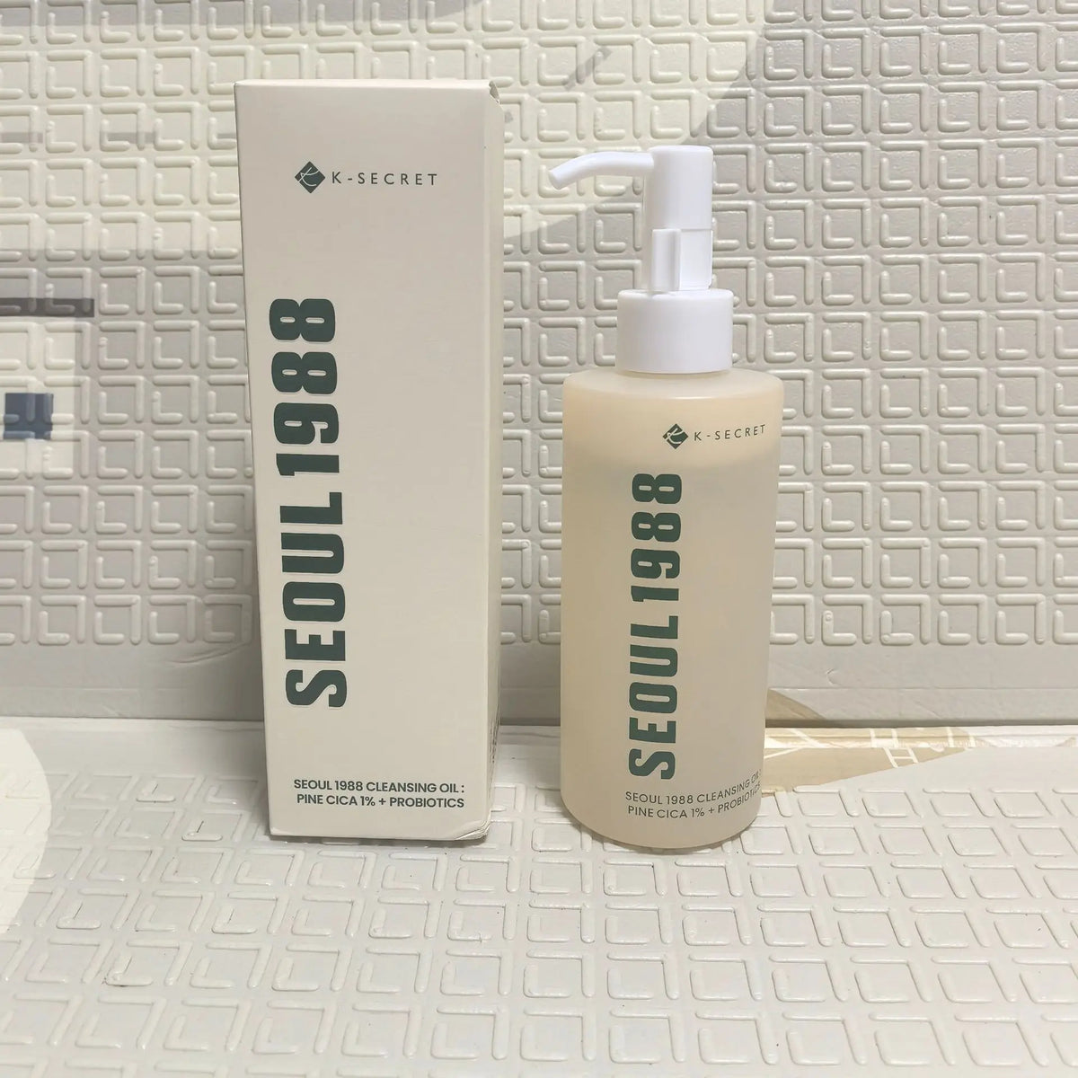 Seoul 1988 Pine Cica 1% + Probiotics Cleansing Oil front bottle view.